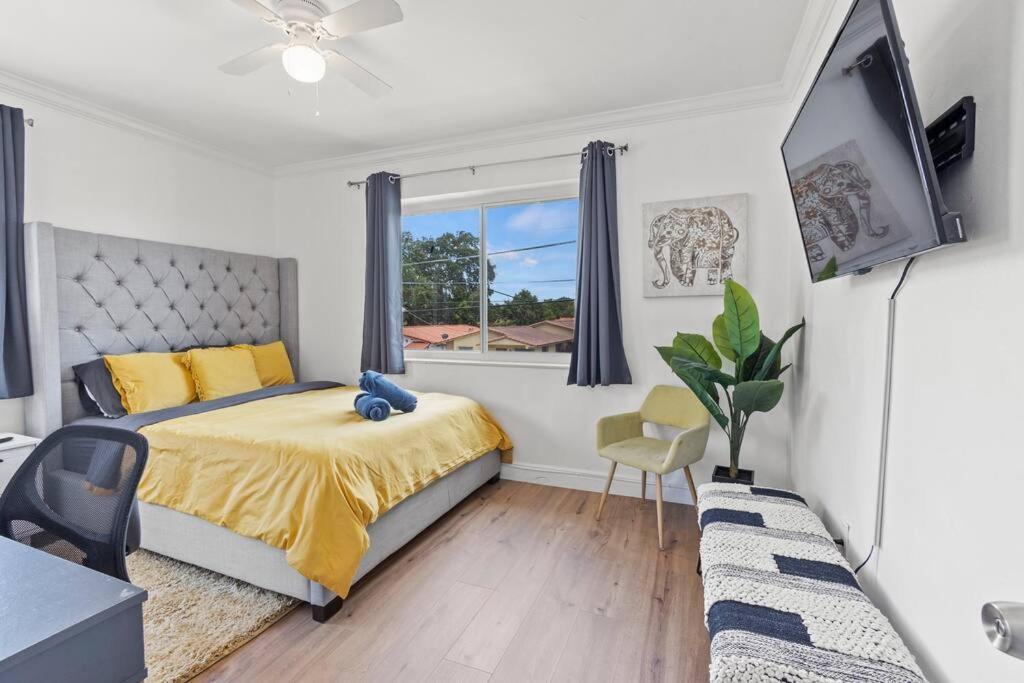 Comfy & Updated Apartment Centrally Located Minutes Away From Everything! Miami Exterior photo